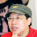 日韩成人免费在线